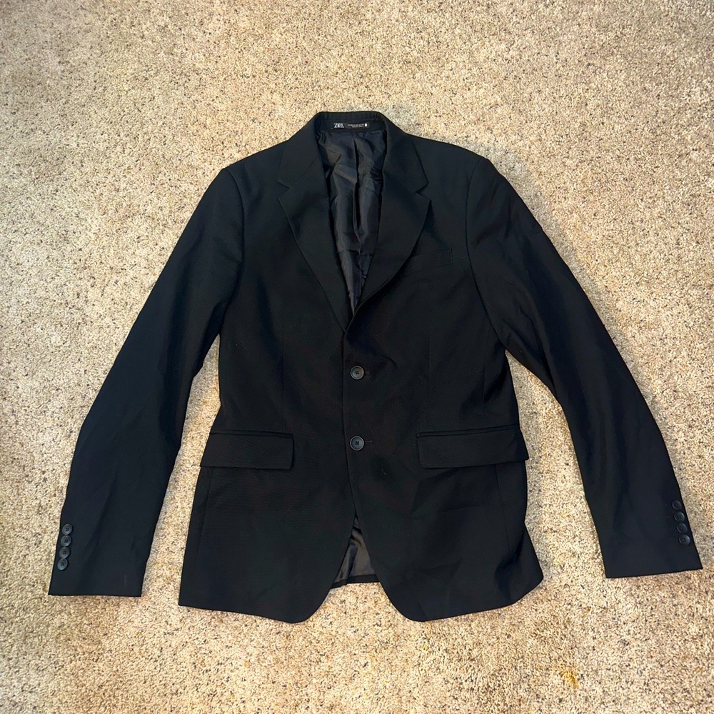 ZARA Men’s Black Slim-Fit Blazer
